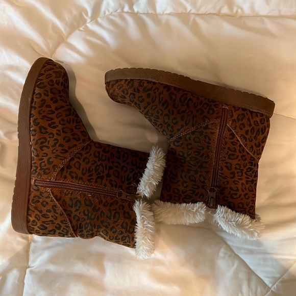 Suede Leopard Print Boots with Fur - Picture 3 of 12
